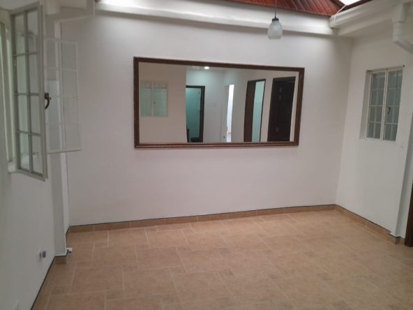 ARRIENDAN CASA CHAPINERO UN PISO BARRIO COLOMBIA