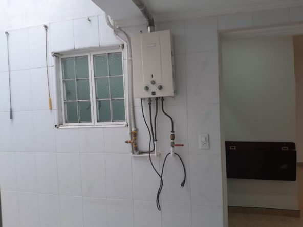 ARRIENDAN CASA CHAPINERO UN PISO BARRIO COLOMBIA