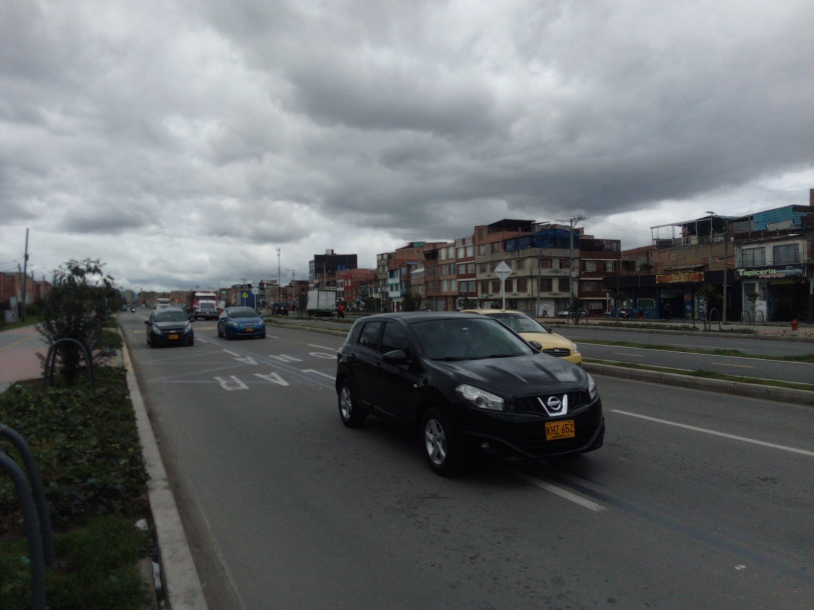 Avenida El Tintal en el barrio Patio Bonito, localidad de Kennedy, Bogota