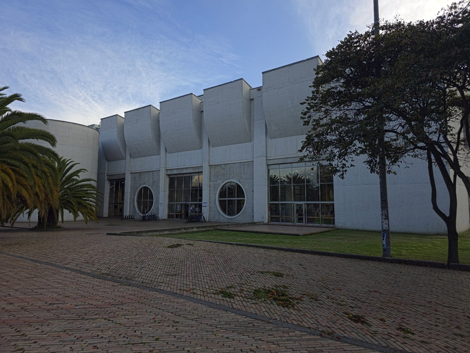 Biblioteca Publica El Tintal, en la localidad de Kennedy, Bogota